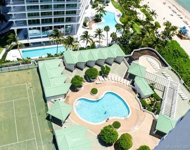 16711 Collins Ave - Photo Thumbnail 5