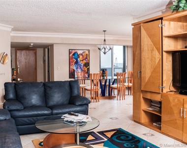 16711 Collins Ave - Photo Thumbnail 9