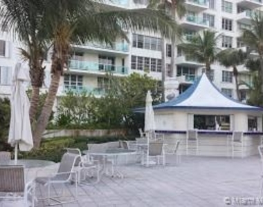 5161 Collins Ave - Photo Thumbnail 13