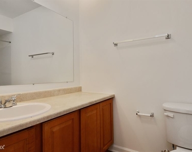 3215 N Alton Ave - Photo Thumbnail 8