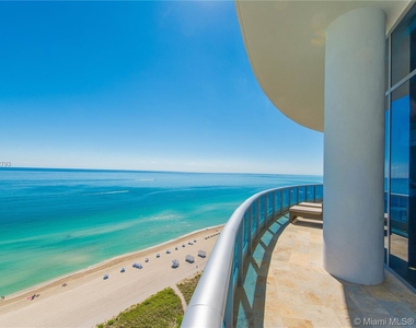 5959 Collins Ave - Photo Thumbnail 9