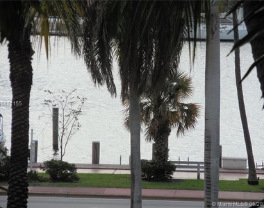 5161 Collins Ave - Photo Thumbnail 4