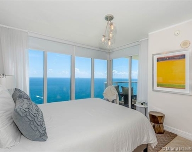 16699 Collins Ave - Photo Thumbnail 38