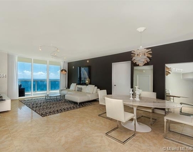 16699 Collins Ave - Photo Thumbnail 11