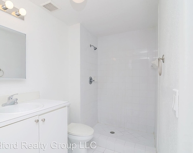 120 Sw 8th Avenue - Photo Thumbnail 2