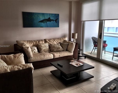 6917 Collins Ave - Photo Thumbnail 3