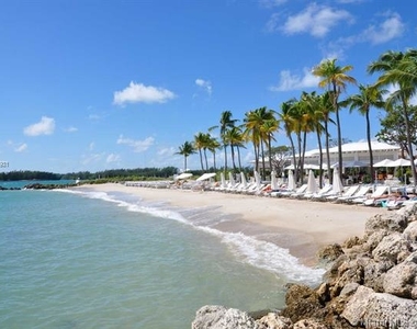 19142 Fisher Island - Photo Thumbnail 60