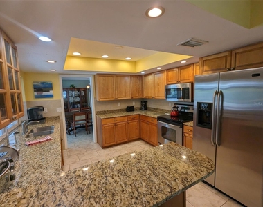 5409 Palm Aire Drive - Photo Thumbnail 3