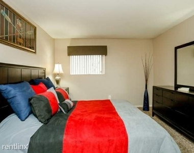 6425 Westheimer Road - Photo Thumbnail 13