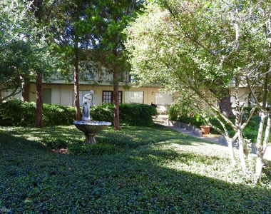 6201 Bordeaux Avenue - Photo Thumbnail 11