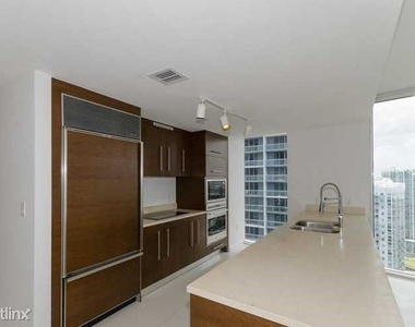 475 Brickell Ave - Photo Thumbnail 0