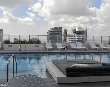 1010 Brickell Ave - Photo Thumbnail 4