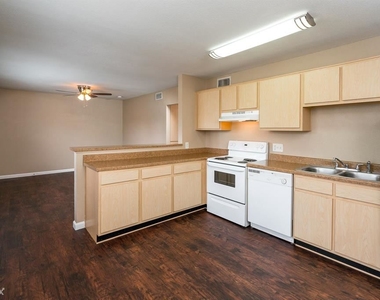 3620 Southmore Blvd Apt 12 - Photo Thumbnail 12