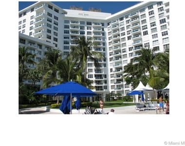 5161 Collins Ave - Photo Thumbnail 1