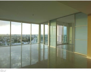 1040 Biscayne Blvd - Photo Thumbnail 2