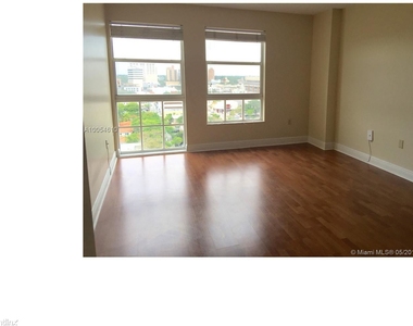 2351 Douglas Rd Apt 1208 - Photo Thumbnail 2