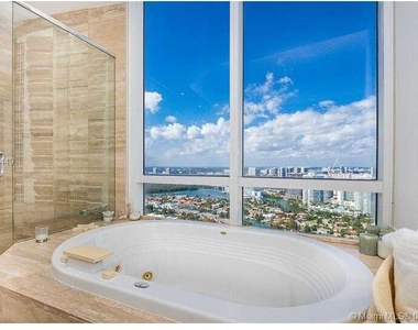 15811 Collins Ave - Photo Thumbnail 28