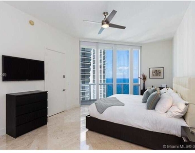 15811 Collins Ave - Photo Thumbnail 24