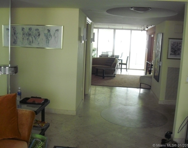 17555 Collins Ave - Photo Thumbnail 23