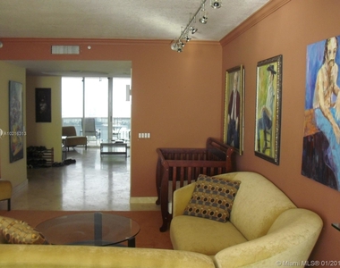 17555 Collins Ave - Photo Thumbnail 1