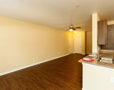 8275 Stonebrook Pkwy - Photo Thumbnail 1