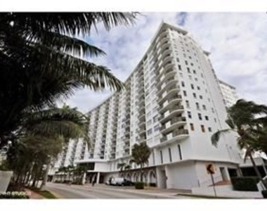 6039 Collins Ave - Photo Thumbnail 0