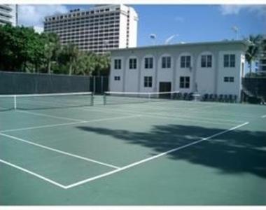 5401 Collins Ave - Photo Thumbnail 2