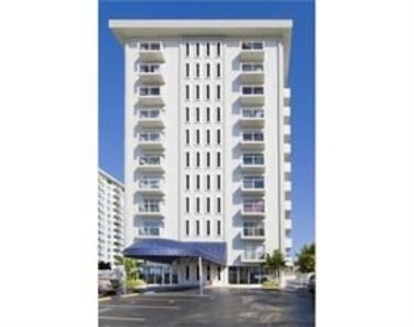 5313 Collins Ave - Photo Thumbnail 1