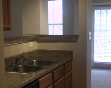 2901 Ridgeview Dr - Photo Thumbnail 3