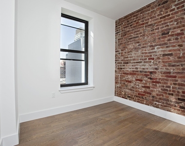 102 Norfolk St - Photo Thumbnail 3