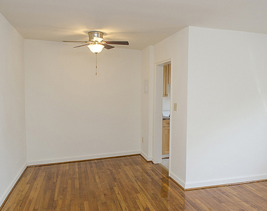 1420 West Abingdon Drive - Photo Thumbnail 5