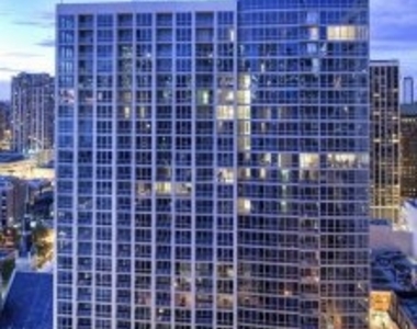 2 W Delaware Place - Photo Thumbnail 10