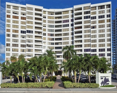 3505 S Ocean Dr - Photo Thumbnail 0