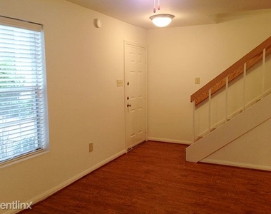 8003 Woodway Dr - Photo Thumbnail 2