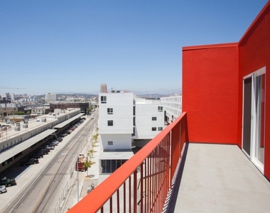 255 South Santa Fe Avenue - Photo Thumbnail 4