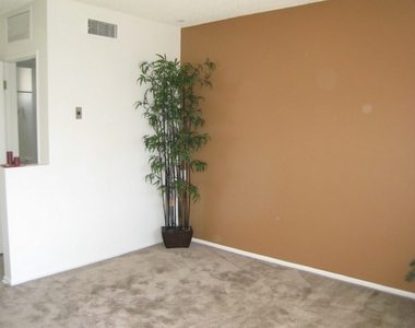 1379 West Mission Blvd - Photo Thumbnail 6