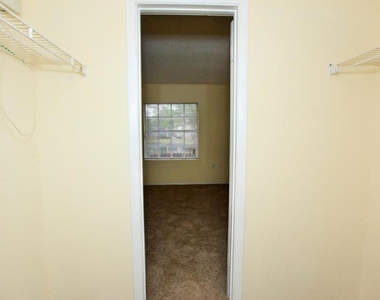 1302 Coopers Town Court - Photo Thumbnail 44