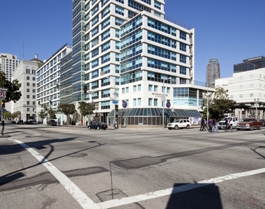 501 West Olympic Boulevard - Photo Thumbnail 2