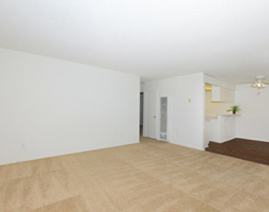 825 Tamarack Avenue - Photo Thumbnail 9