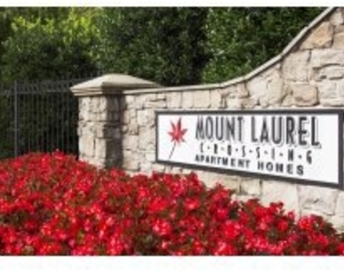 1 Larchmont Place - Photo Thumbnail 5