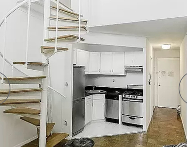 220 East 24th Street - Photo Thumbnail 1