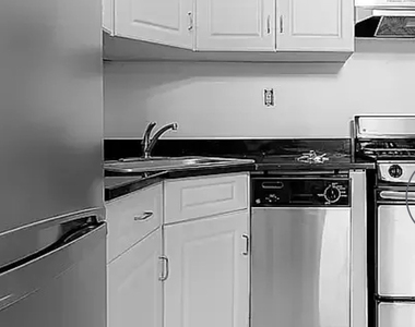 220 East 24th Street - Photo Thumbnail 3