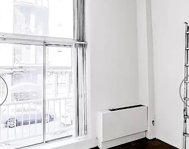 220 East 24th Street - Photo Thumbnail 2