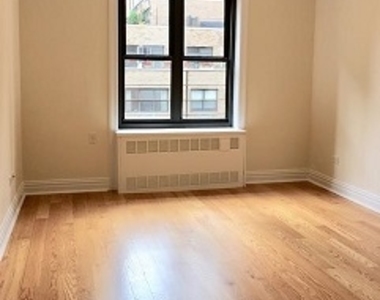 141 East 56 Street - Photo Thumbnail 3