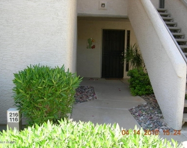 9445 N 94th Place - Photo Thumbnail 0