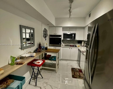 3901 S Ocean Dr - Photo Thumbnail 9