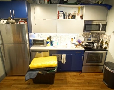 27 Woodbine St Brooklyn, NY 11221, USA - Photo Thumbnail 2