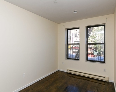 950 Nostrand Ave - Photo Thumbnail 4