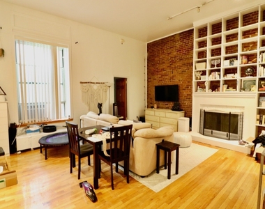 107 West 69th Street - Photo Thumbnail 2