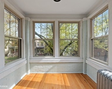 1415 West Balmoral Avenue - Photo Thumbnail 2